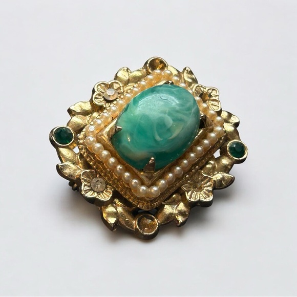 Vintage Green Cabochon Floral Brooch Pearl Halo Gold Tone Statement Estate Glam - Picture 4 of 13